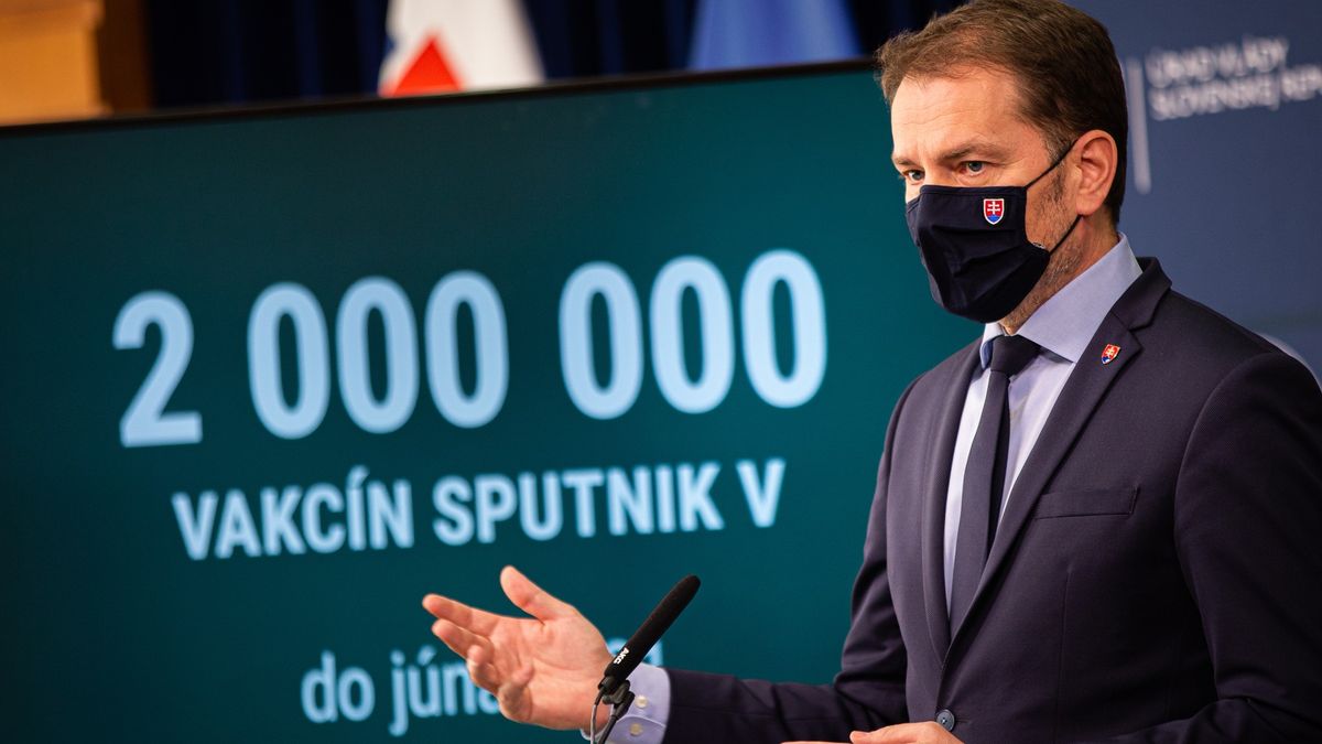 Komentář: Sputnik na českou a slovenskou politiku zabírá jako novičok